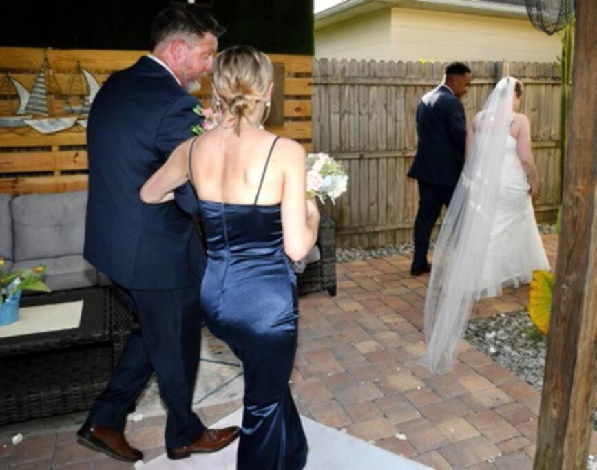 Upscale Ybor House With Outdoor Living Space タンパ エクステリア 写真